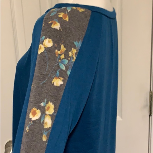 Dusty aqua & sunshine floral sleeve scoop neck top - Picture 3 of 6